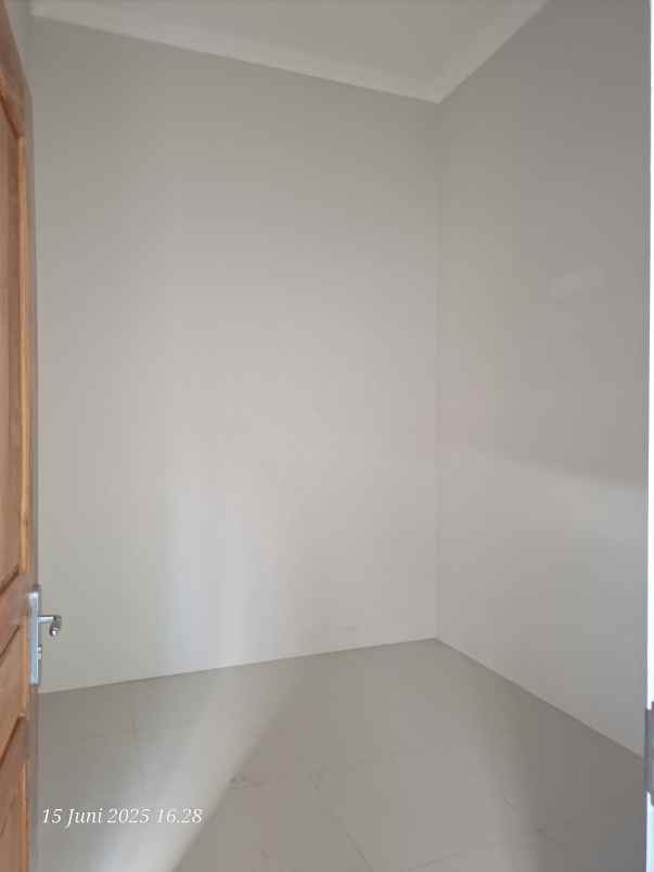 rumah siap huni dalam cluster di banyumanik semarang