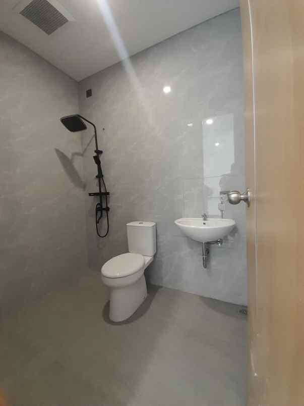 rumah siap huni dekat pintu tol sawangan