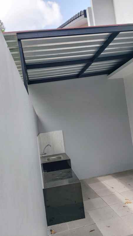 rumah siap huni dekat rs hermina di grafika banyumanik