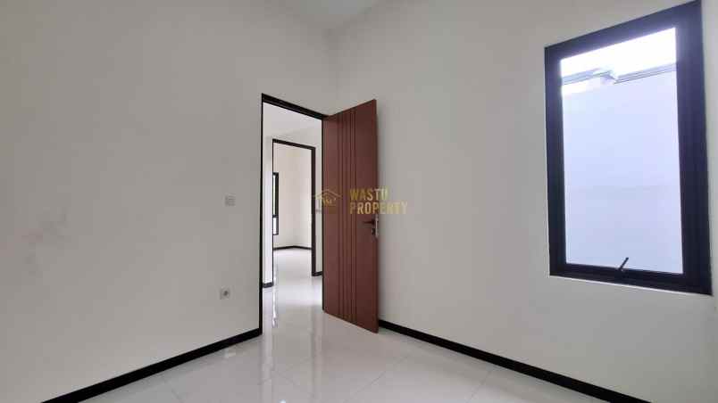 rumah siap huni desain minimalis di ngaglik sleman