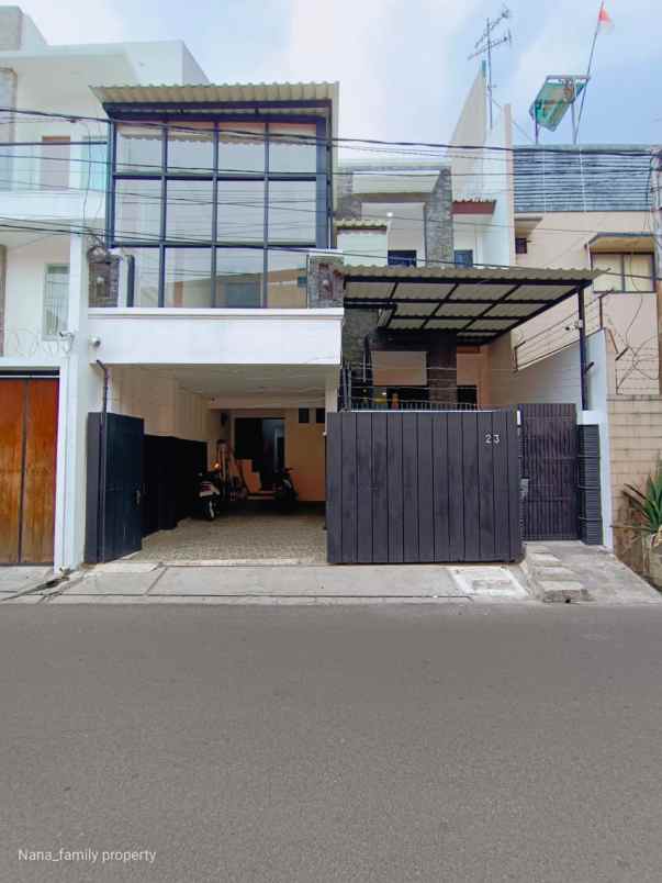 rumah siap huni di area rawa belong jakbar