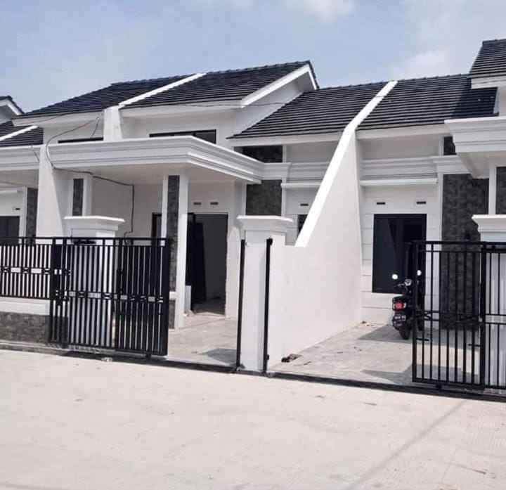 rumah siap huni pinggir jalan raya batursari mranggen