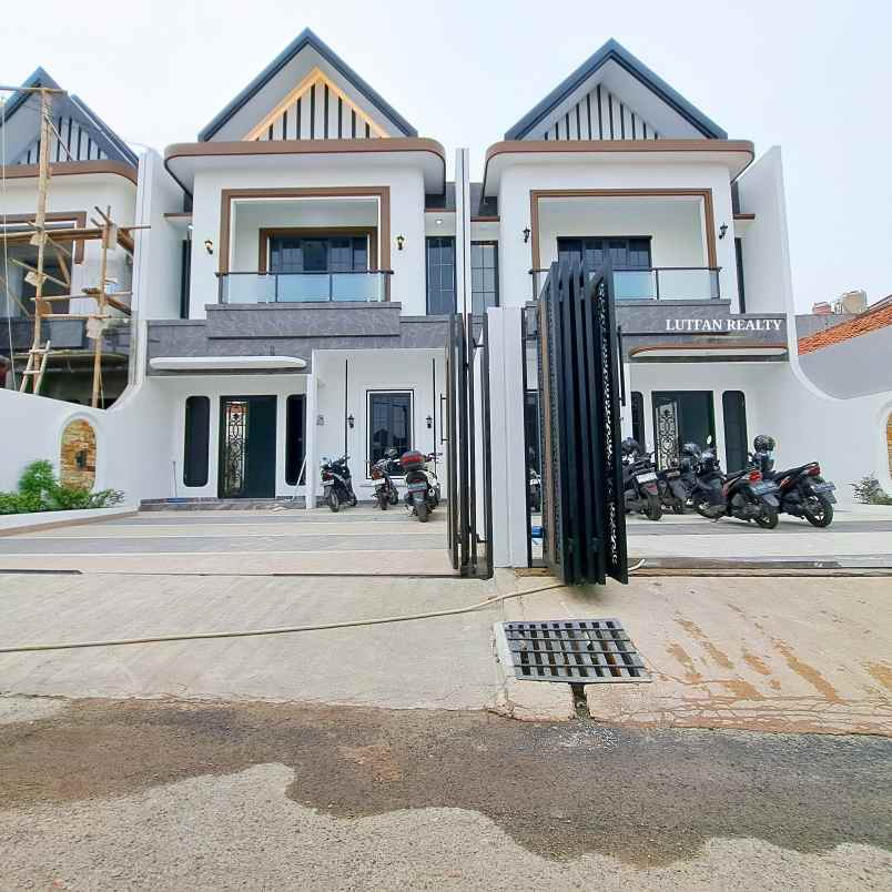 rumah skandinavian jagakarsa non cluster