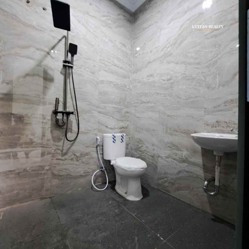 rumah skandinavian jagakarsa non cluster