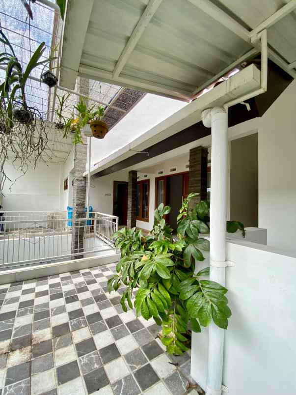 rumah strategis poros jalan dekat permata jingga