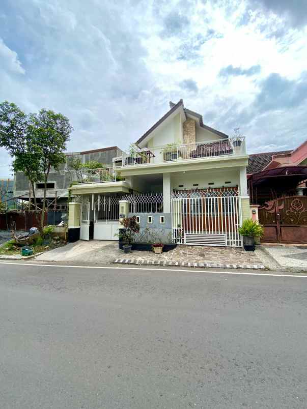 rumah strategis poros jalan dekat permata jingga