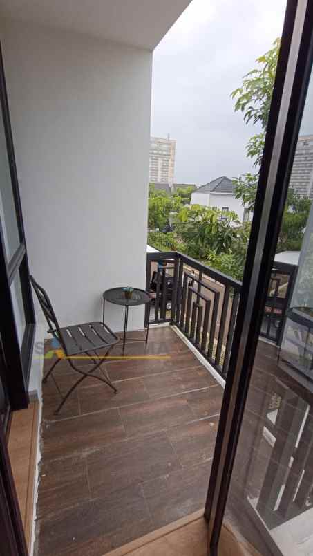 rumah suasana resort di kaki gunung salak bogor