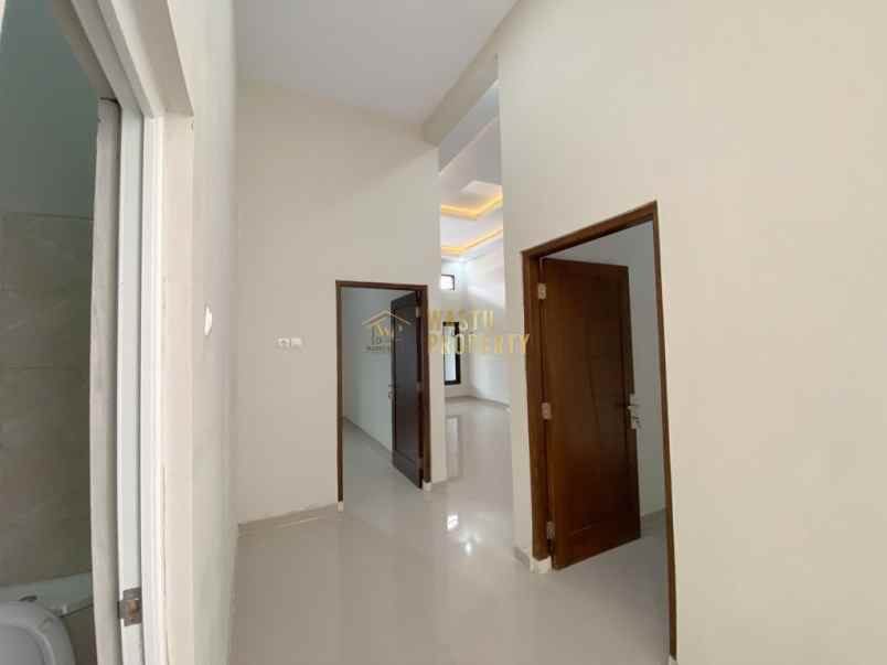 rumah tanah luas 144m2 di maguwoharjo sleman