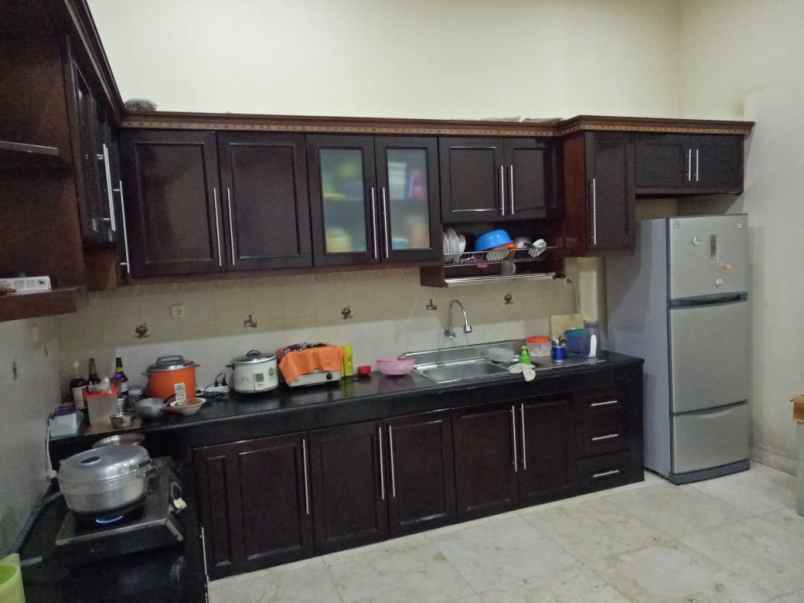 rumah villa gading indah kelapa