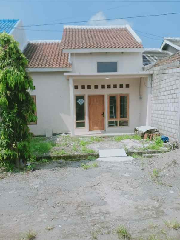 rumah wlingi 3 menit pasar hewan wlingi