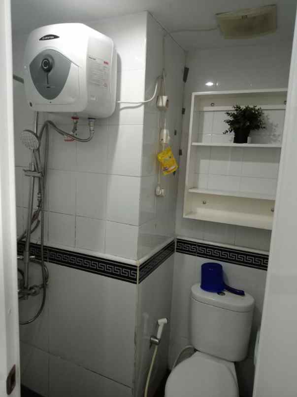 sewa apartment green pramuka city bangunan diatas mall