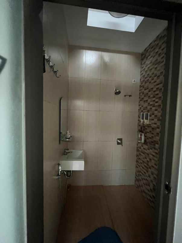 sewa rumah darmo permai utara