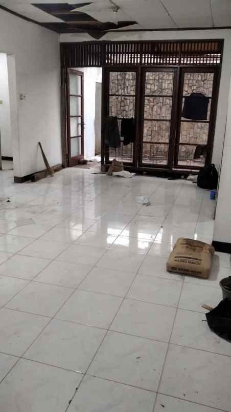 sewa rumah hook villa inti persada pamulang