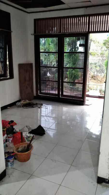 sewa rumah hook villa inti persada pamulang