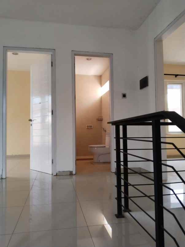 sewa rumah prambanan surabaya barat