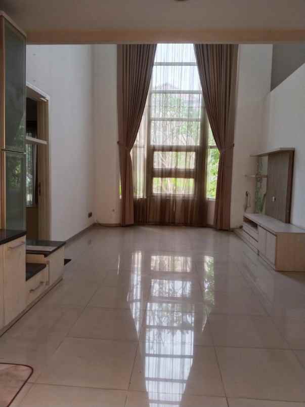 sewa rumah prambanan surabaya barat