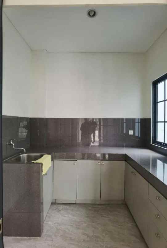 sewa tahunan rumah lavon 2 montana unfurnished 2 ac