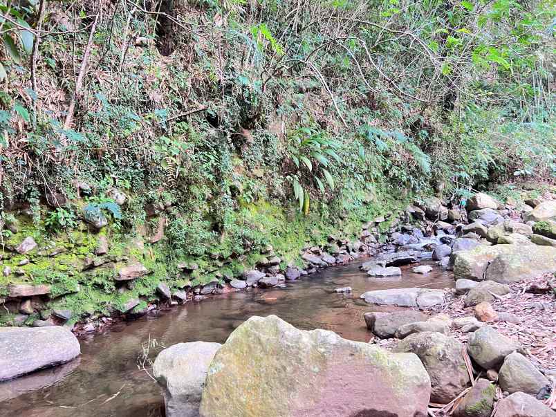 tanah 2 hektar dekat aliran sungai karanganyar