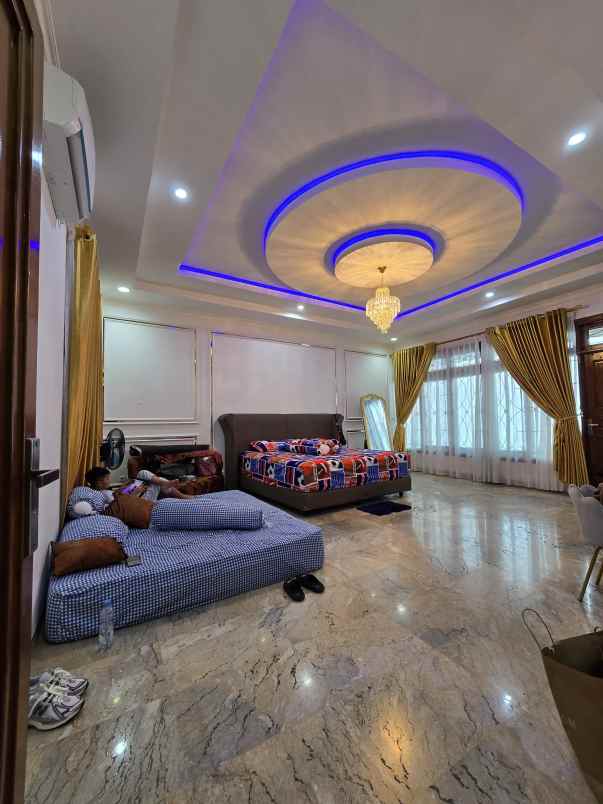 urgent rumah dalam komplek di kayu putih jaktim