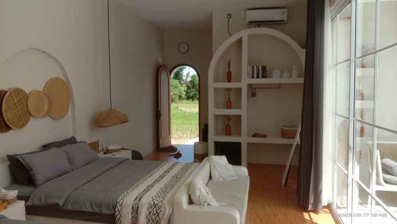 villa cantik lengakp dengan perabotan di maguwo sleman