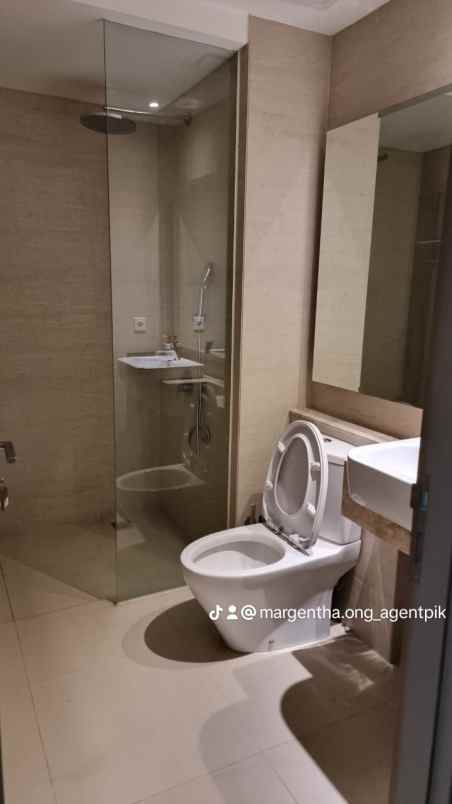 apartemen gold coast pik full furnished middle zone