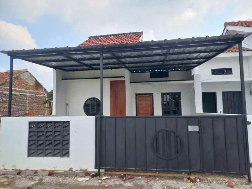 dekat kota nyaman ekonomis