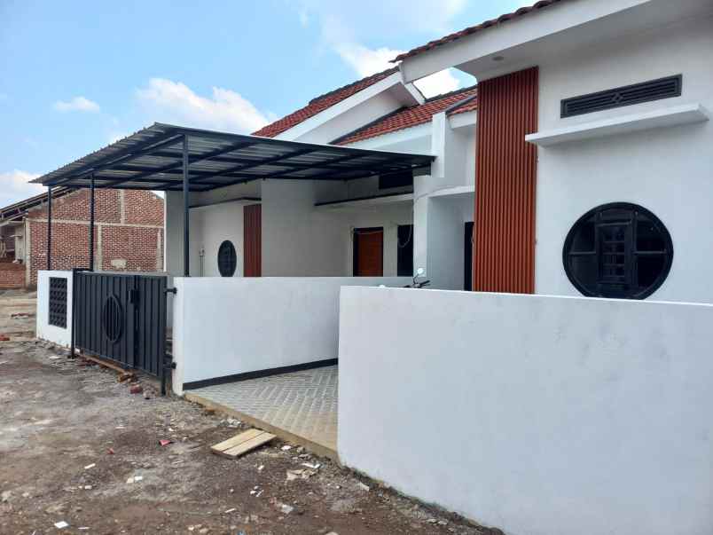 dekat kota nyaman ekonomis