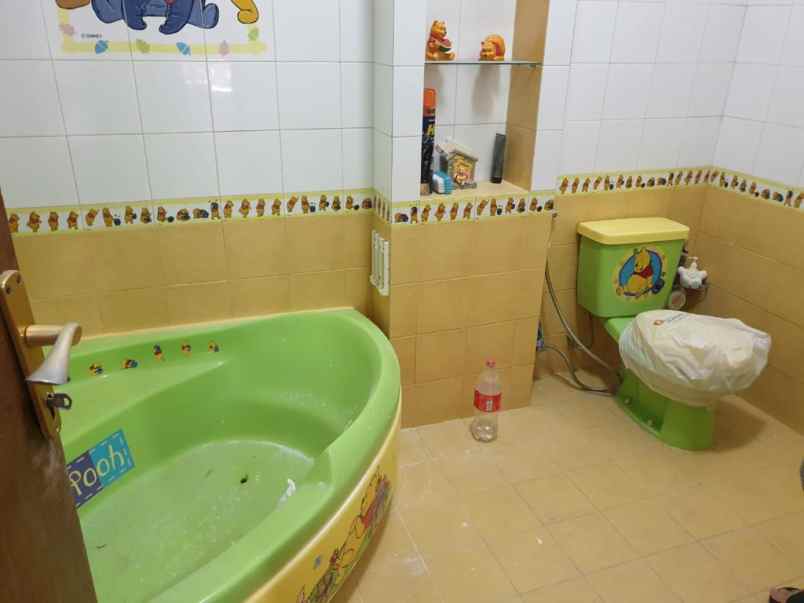 dharmahusada rumah residen baru renov siap huni