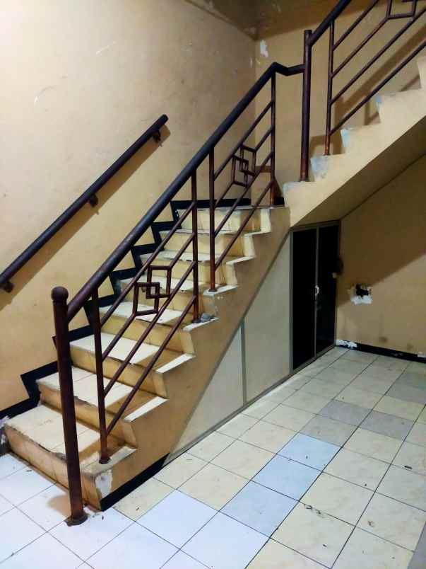 di sewakan ruko tlogosari