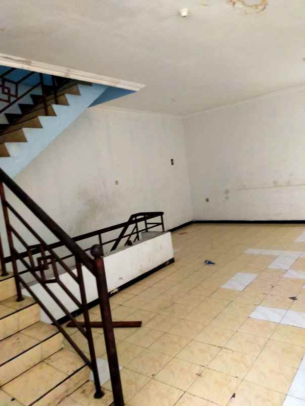 di sewakan ruko tlogosari