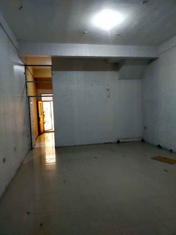 di sewakan ruko tlogosari