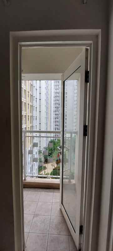 dijual apartemen the springlake summarecon