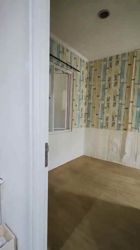 dijual cepat rumah 2 lantai the icon bsd terawat
