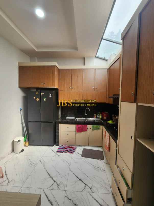 dijual cepat rumah hook di the marriot villas medan