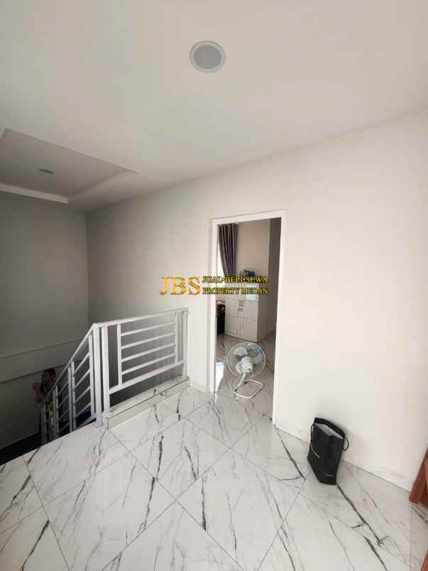 dijual cepat rumah hook di the marriot villas medan