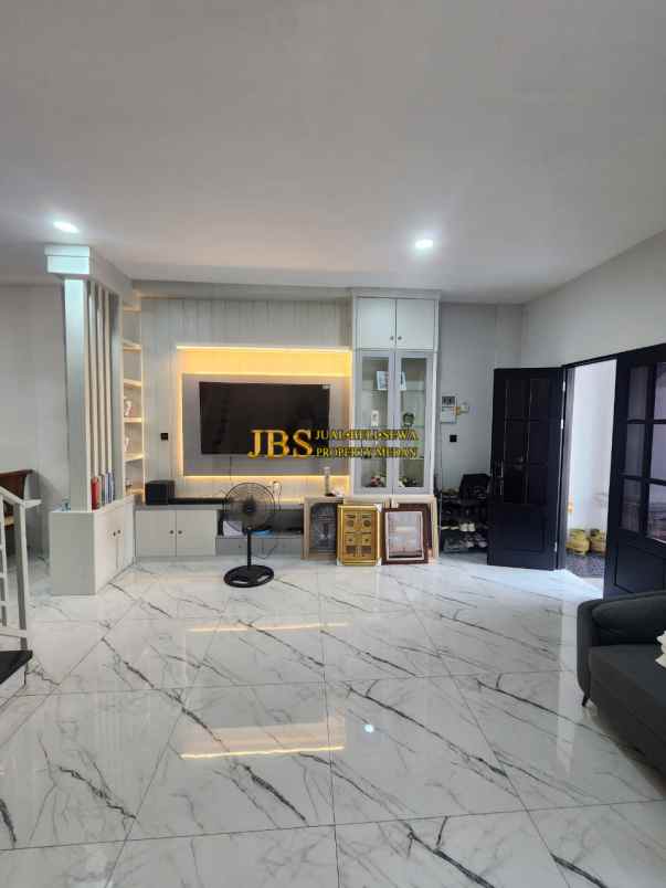 dijual cepat rumah hook di the marriot villas medan