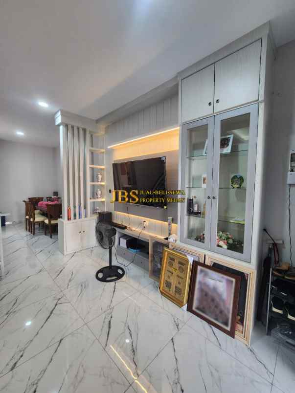 dijual cepat rumah hook di the marriot villas medan