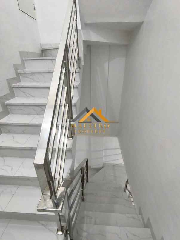 dijual ruko gudang kantor jalan karantina medan