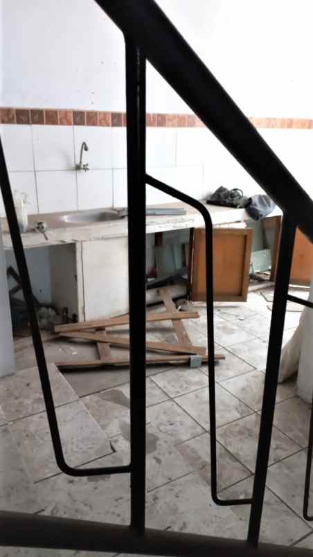 dijual ruko gudang kantor jalan raya hankam