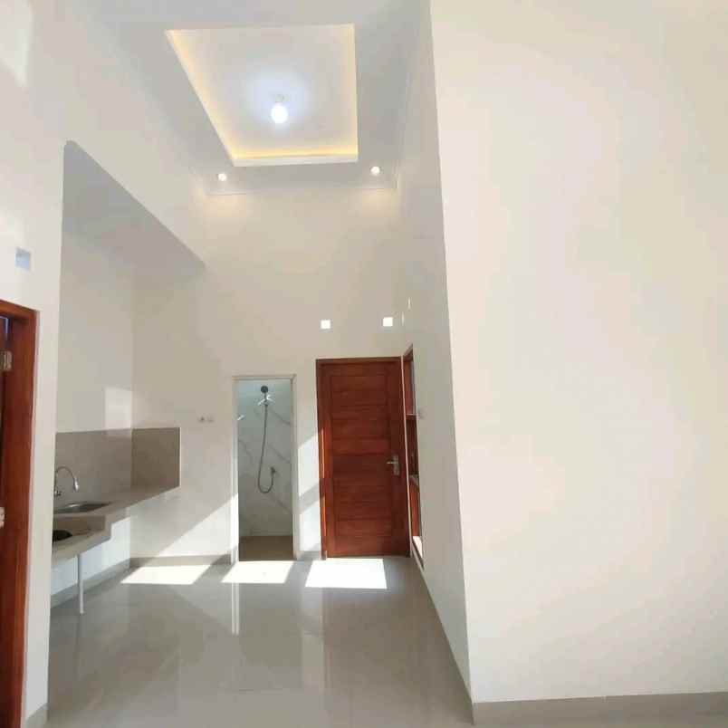 dijual rumah 1 km ke alun alun