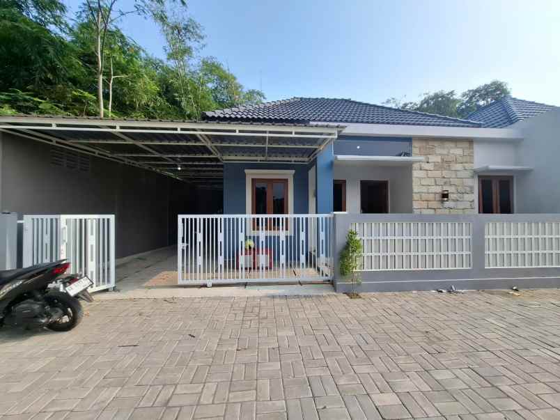 dijual rumah 1 km pemda sleman