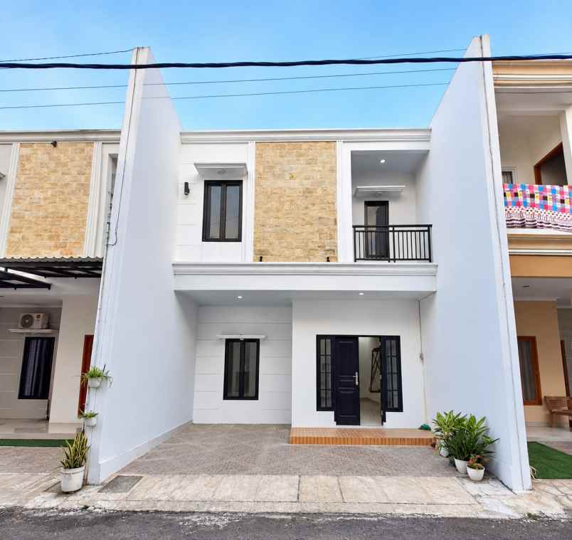 dijual rumah 2 lantai di kahfi cipedak jagakarsa