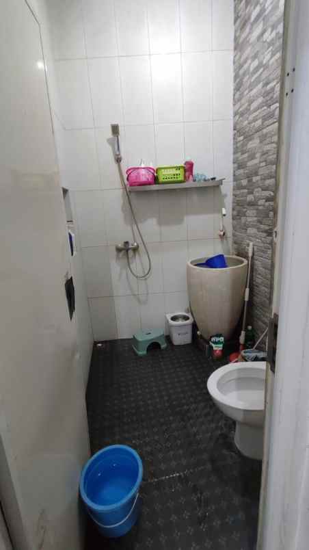 dijual rumah 2 lantai di perumahan mangliawan malang