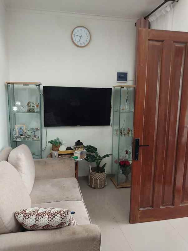 dijual rumah 2 lantai termurah dekat ke kota bandung