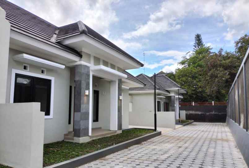 dijual rumah 300 meter jl jogja solo