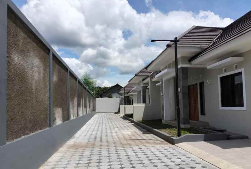 dijual rumah 300 meter jl jogja solo