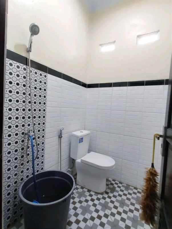 dijual rumah 300 meter ke jl bantul km 9