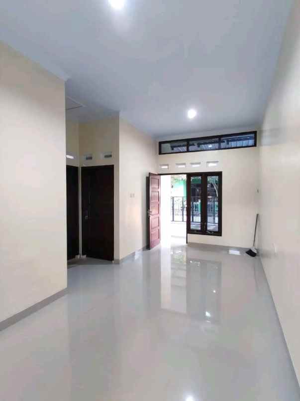 dijual rumah 300 meter ke jl bantul km 9