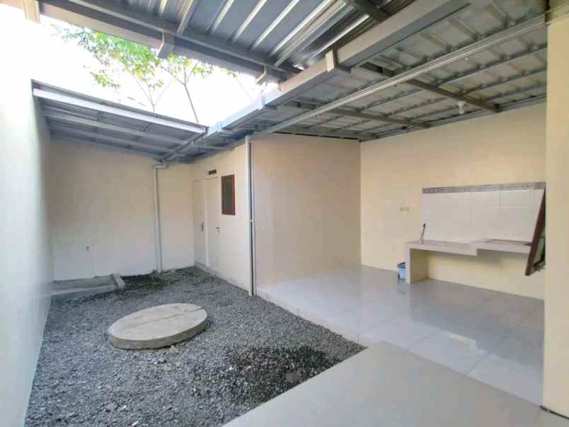 dijual rumah 300 meter ke jl bantul km 9