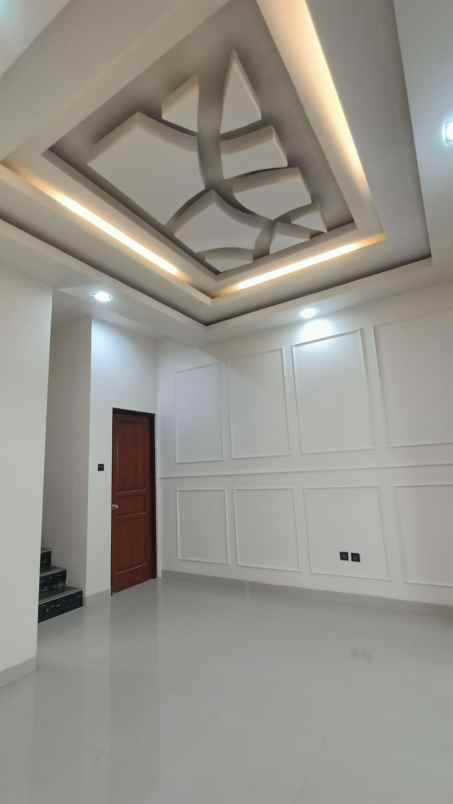 dijual rumah a yani